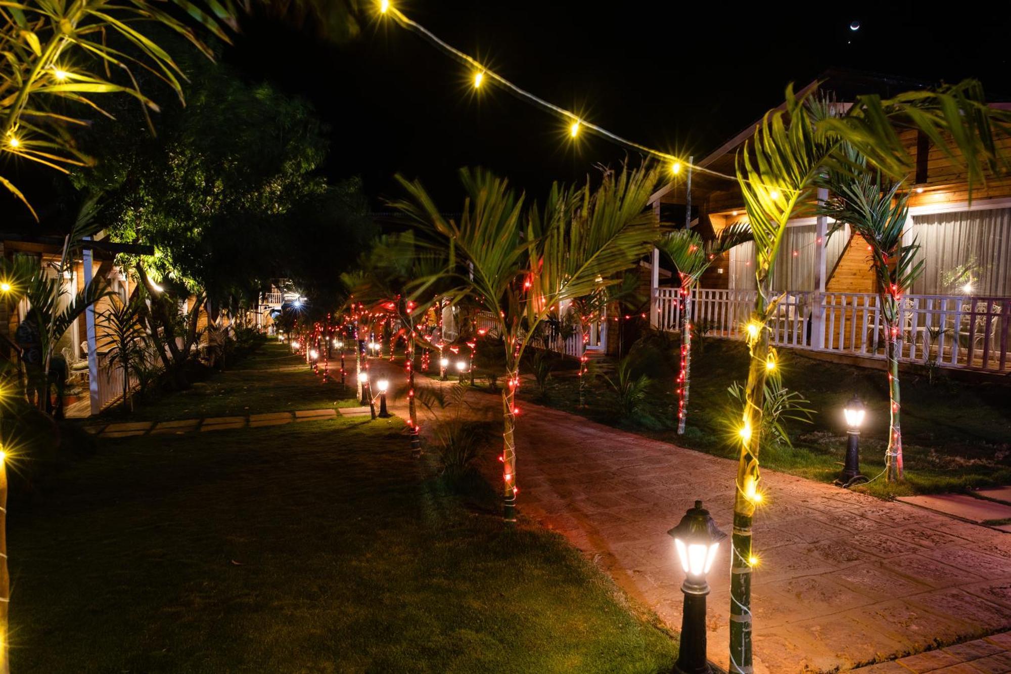 Resort Dallas The Beach Front Old Goa
