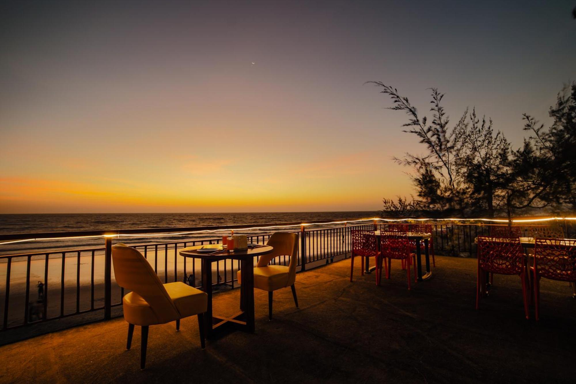 Resort Dallas The Beach Front