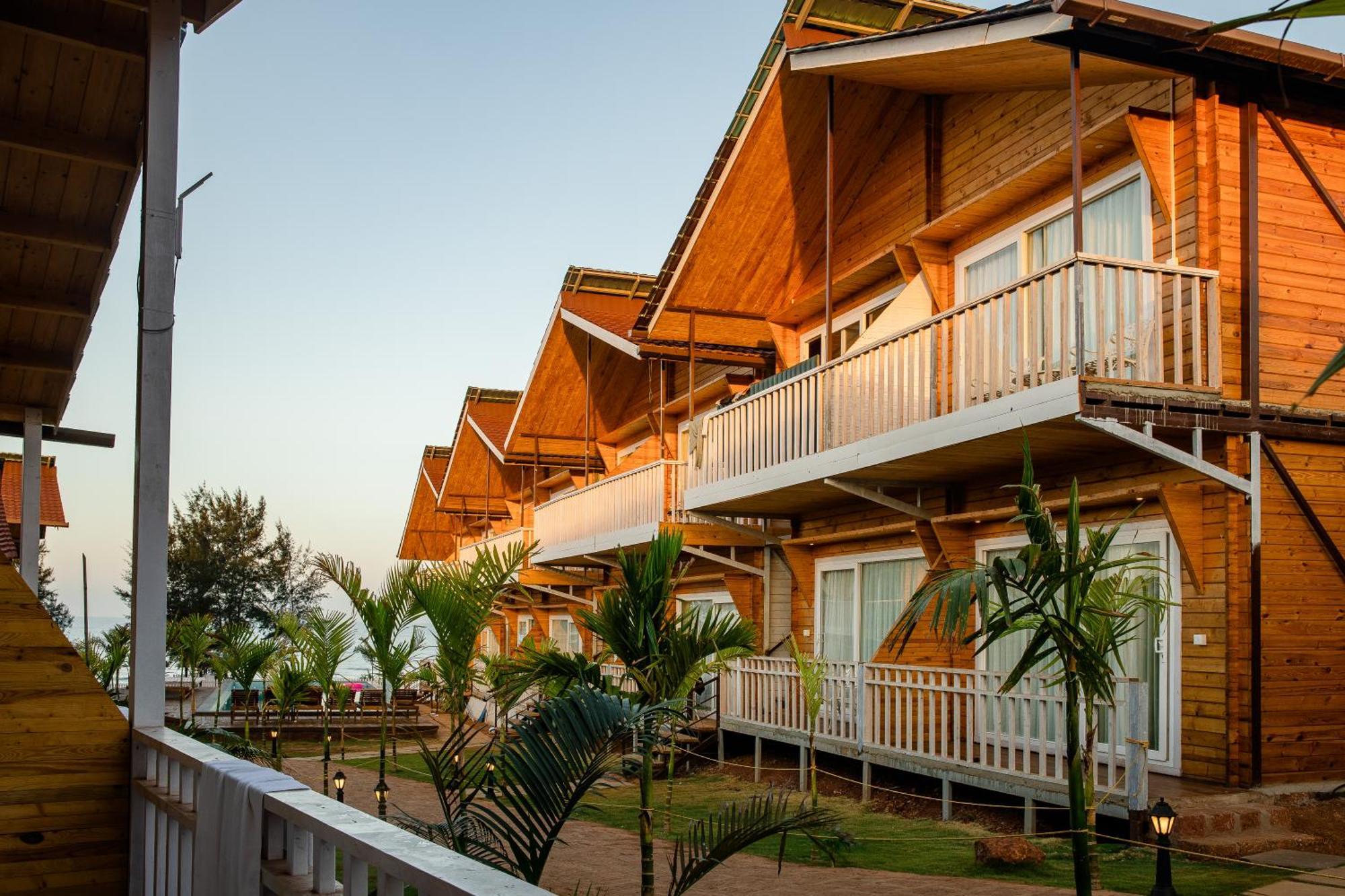 Resort Dallas The Beach Front *