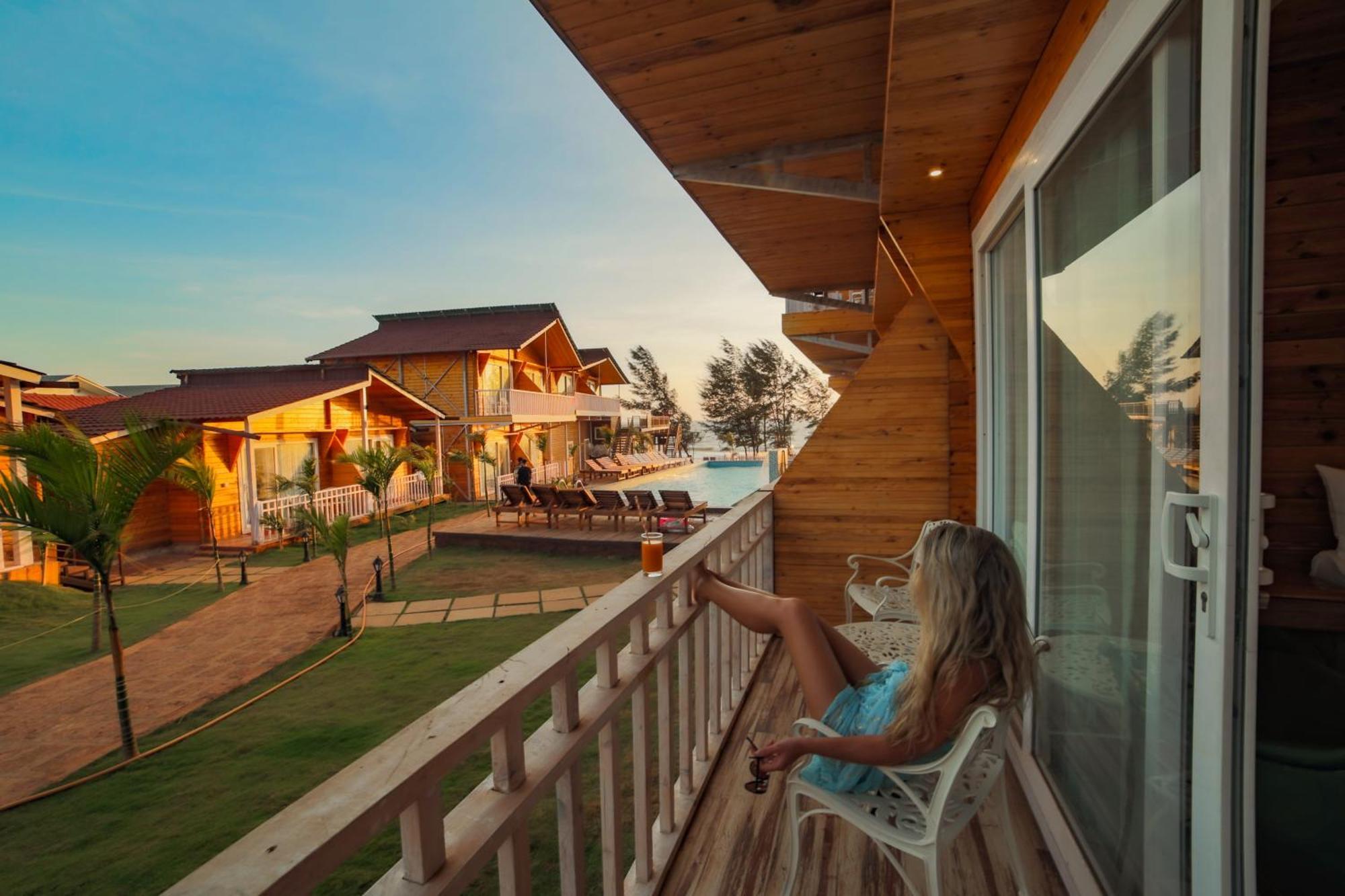 Dallas The Beach Front Resort Old Goa